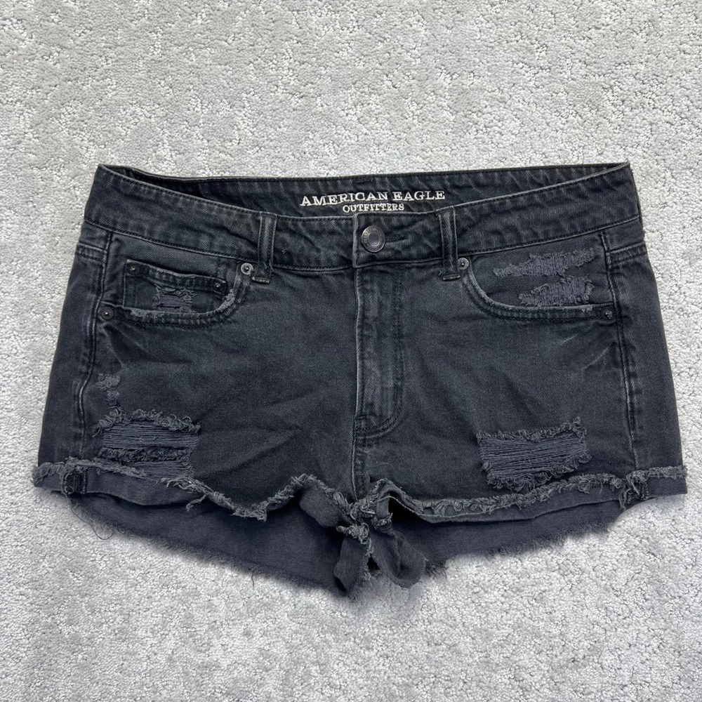 American Eagle Tomgirl Shortie Denim Shorts Womens 8 Black Distressed Cut Off